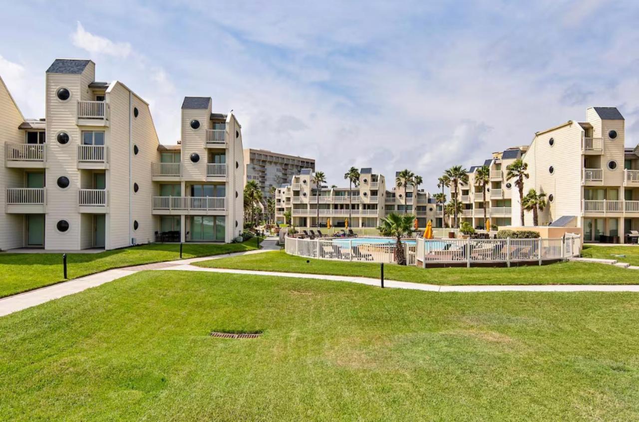 Ocean Breeze Retreat 2Bed 2Bath, Heated Pool! Apartment Саут Падре Алънд Екстериор снимка